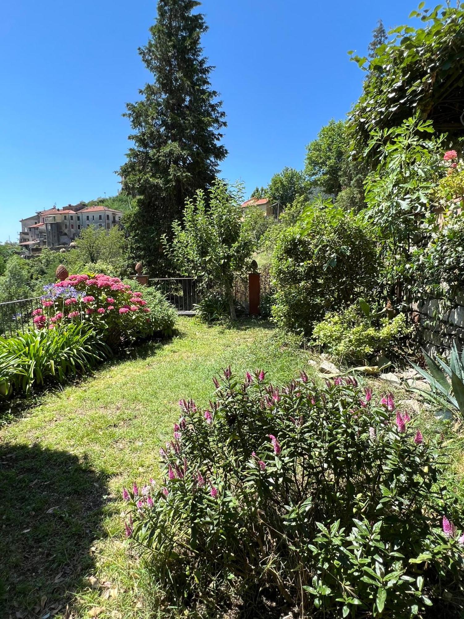 Casa Boru - A Beautiful Fully Restored Spacious House With Fantastic Views Calice al Cornoviglio Zewnętrze zdjęcie